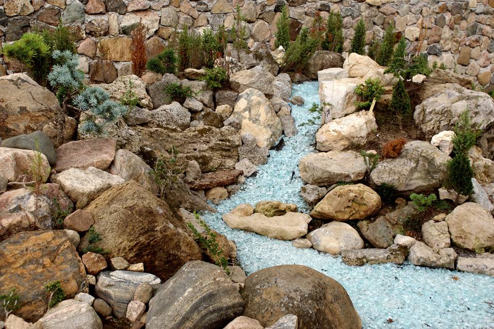 You are currently viewing Xeriscaping – Not Just Cacti, Yucca and River Rock!